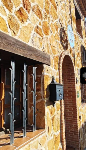 CASA RURALRUT en El Tiemblo a 1 hora de Madrid y a pocos minutos del Castañar, Valle de Iruelas y embalses